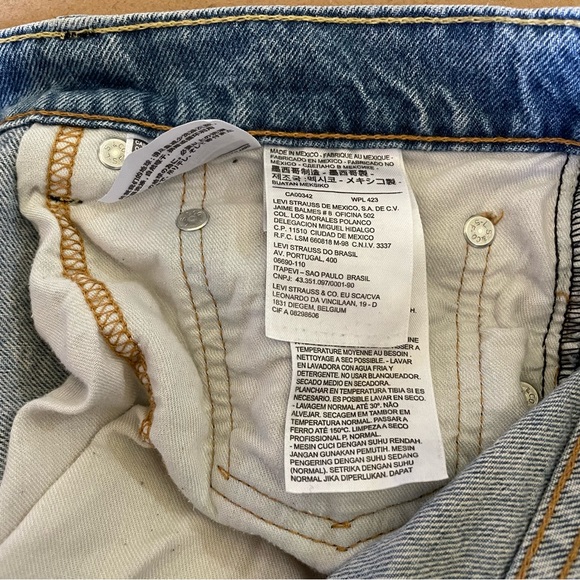 Distressed 541 Levi’s Jeans - Picture 8 of 9